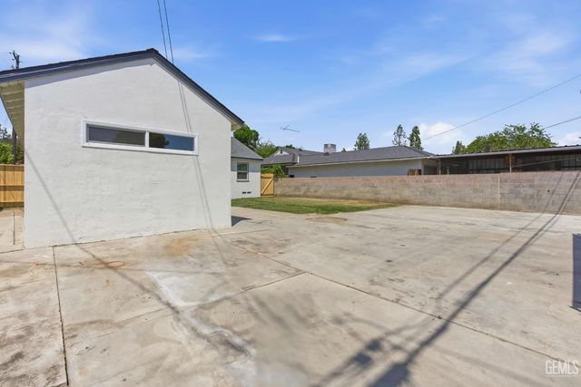 312 Real Road, Bakersfield, CA 93309
