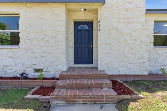 312 Real Road, Bakersfield, CA 93309