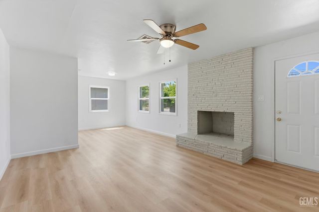 312 Real Road, Bakersfield, CA 93309