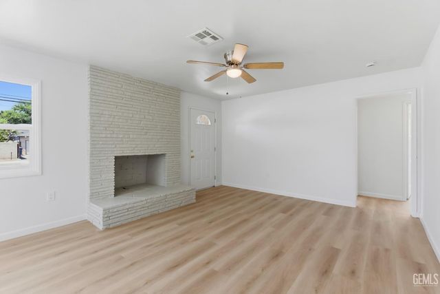 312 Real Road, Bakersfield, CA 93309