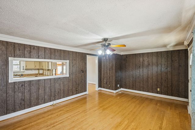 148 Maple St, Gordonsville, TN 38563