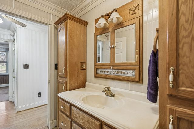 148 Maple St, Gordonsville, TN 38563