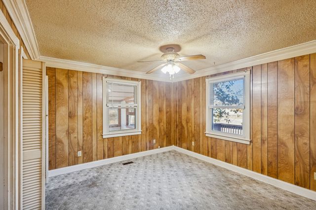 148 Maple St, Gordonsville, TN 38563