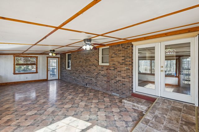 148 Maple St, Gordonsville, TN 38563