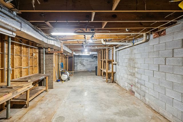 148 Maple St, Gordonsville, TN 38563