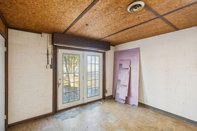 148 Maple St, Gordonsville, TN 38563