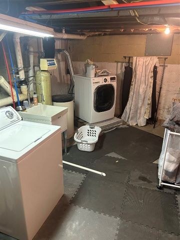 410 CENTER Street, Conneautville, PA 16406