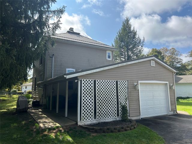 410 CENTER Street, Conneautville, PA 16406