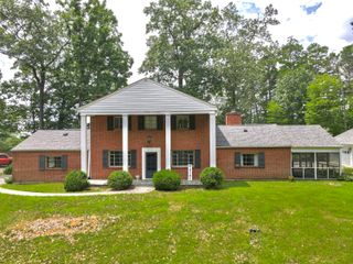 8212 Loman DR, Roanoke, VA 24019