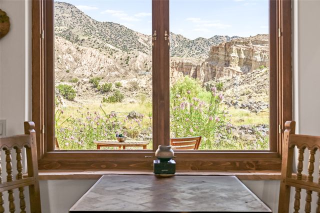 34 Rincon Canada, Abiquiu, NM 87510