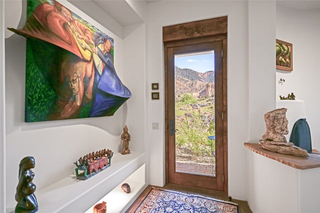 34 Rincon Canada, Abiquiu, NM 87510