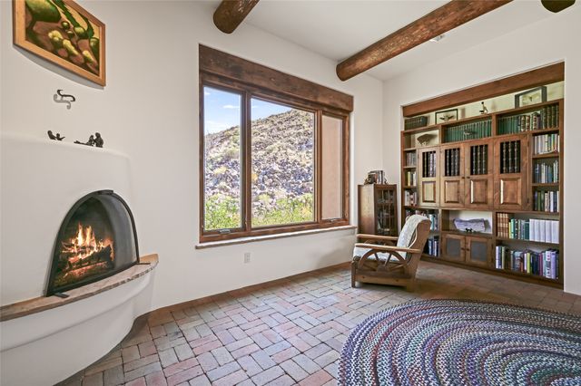 34 Rincon Canada, Abiquiu, NM 87510