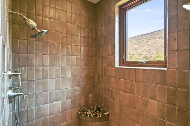 34 Rincon Canada, Abiquiu, NM 87510