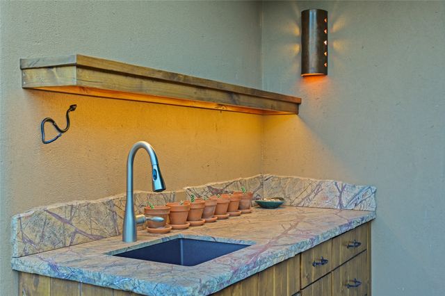 34 Rincon Canada, Abiquiu, NM 87510