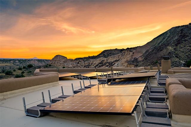 34 Rincon Canada, Abiquiu, NM 87510