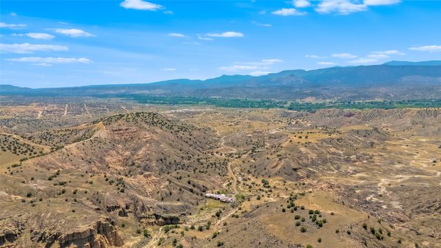 34 Rincon Canada, Abiquiu, NM 87510