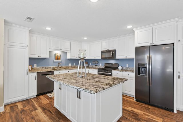 2790 S Shore Drive, Prior Lake, MN 55372