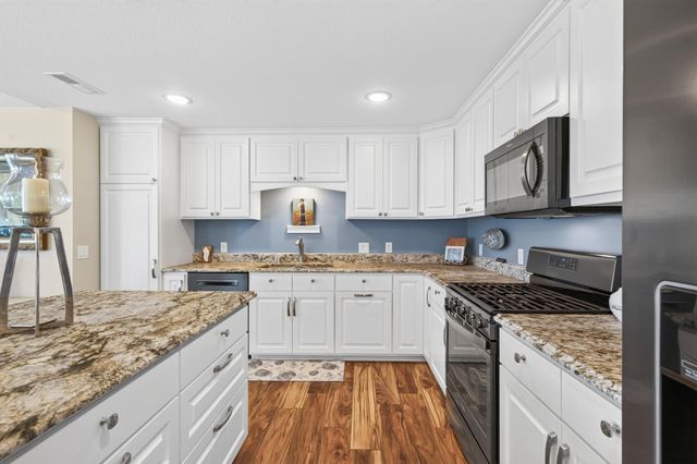 2790 S Shore Drive, Prior Lake, MN 55372