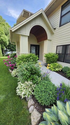 2790 S Shore Drive, Prior Lake, MN 55372