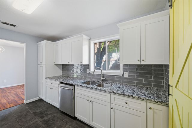 5624 Wheaton Drive, Fort Worth, TX 76133