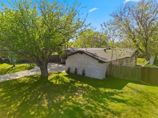 5624 Wheaton Drive, Fort Worth, TX 76133