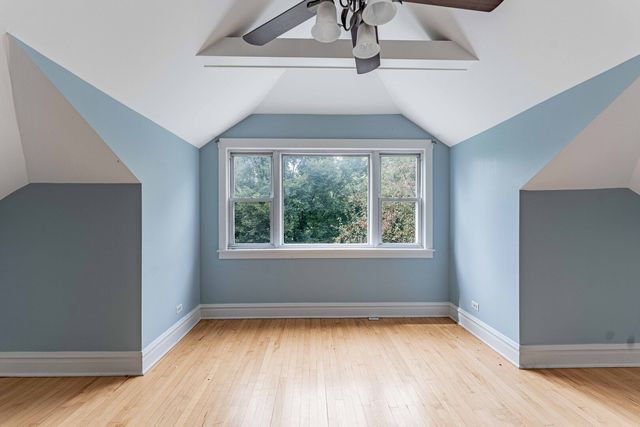 718 N Ridgeland Avenue, Oak Park, IL 60302
