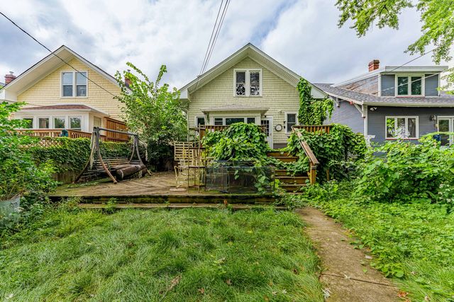 718 N Ridgeland Avenue, Oak Park, IL 60302