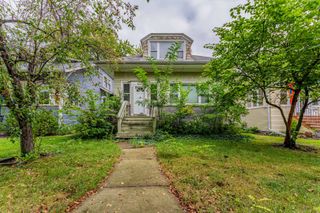 718 N Ridgeland Avenue, Oak Park, IL 60302