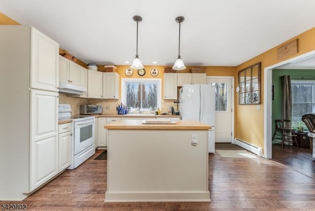 447 Bellwood Ave, Bethlehem Twp., NJ 08802