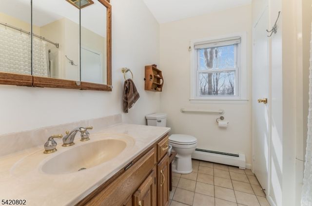 447 Bellwood Ave, Bethlehem Twp., NJ 08802