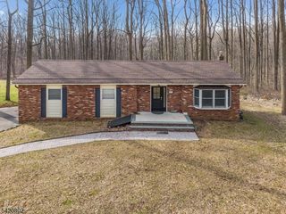 447 Bellwood Ave, Bethlehem Twp., NJ 08802