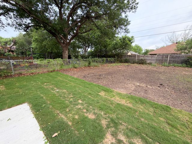 113 Monticello Drive, Waxahachie, TX 75165