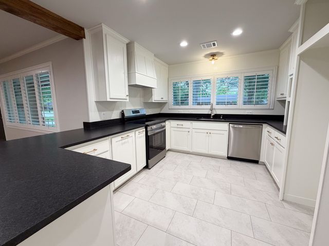 113 Monticello Drive, Waxahachie, TX 75165