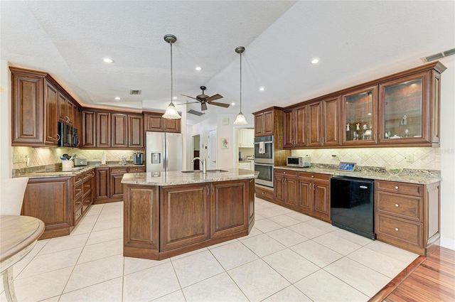 6109 26TH AVENUE E, Bradenton, FL 34208