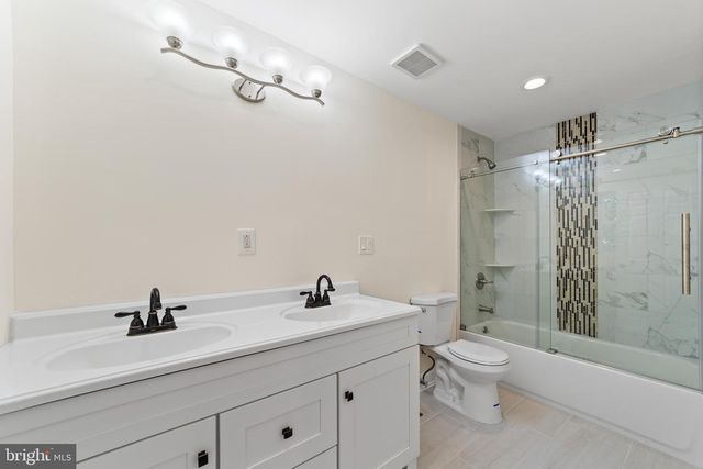 812 W MALAGA RD, Williamstown, NJ 08094