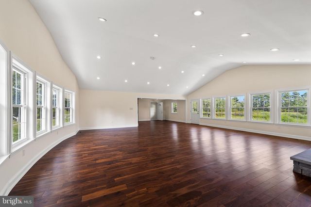 812 W MALAGA RD, Williamstown, NJ 08094