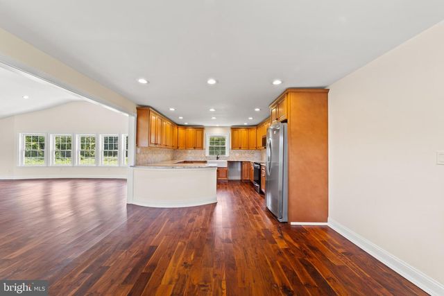 812 W MALAGA RD, Williamstown, NJ 08094