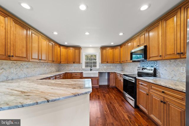 812 W MALAGA RD, Williamstown, NJ 08094