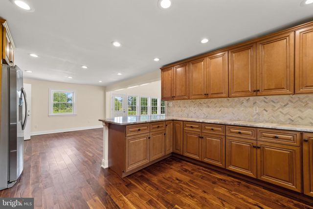 812 W MALAGA RD, Williamstown, NJ 08094