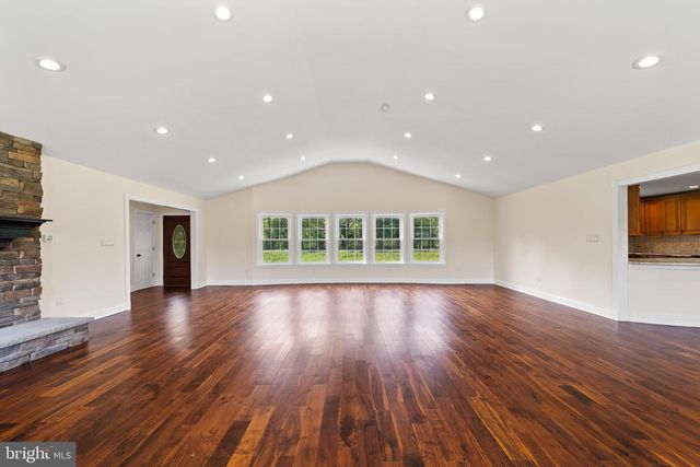 812 W MALAGA RD, Williamstown, NJ 08094