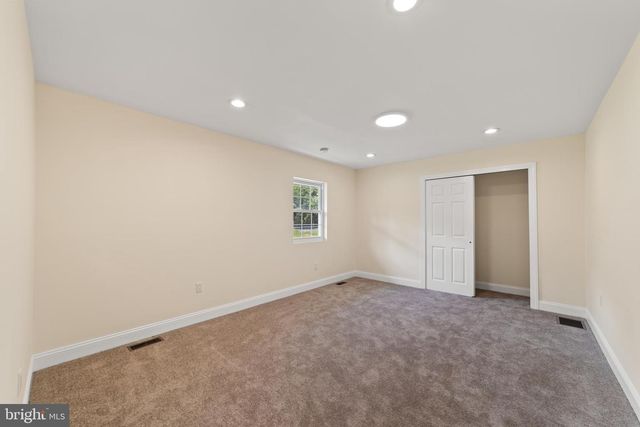 812 W MALAGA RD, Williamstown, NJ 08094