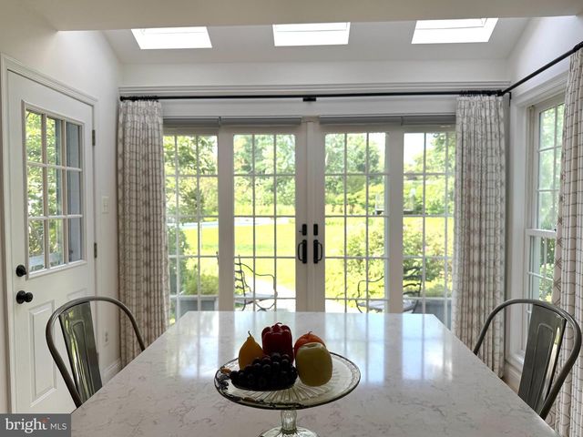 3 WESTERN PINE ST, Pennington, NJ 08534