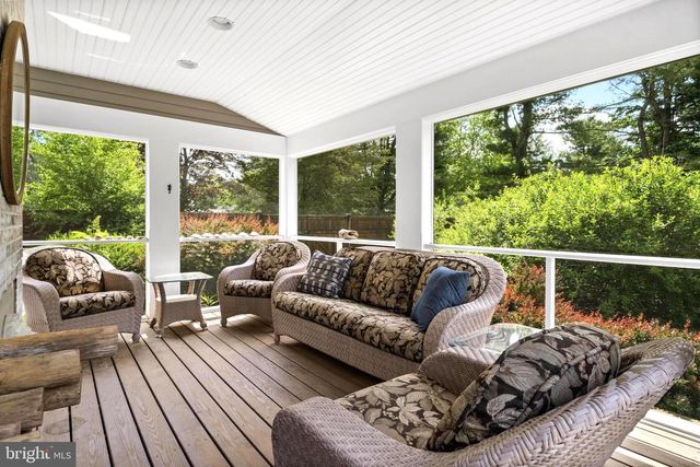 3 WESTERN PINE ST, Pennington, NJ 08534