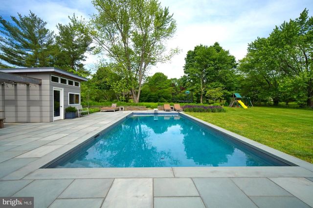 3 WESTERN PINE ST, Pennington, NJ 08534