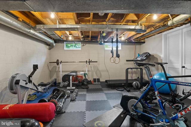 3 WESTERN PINE ST, Pennington, NJ 08534