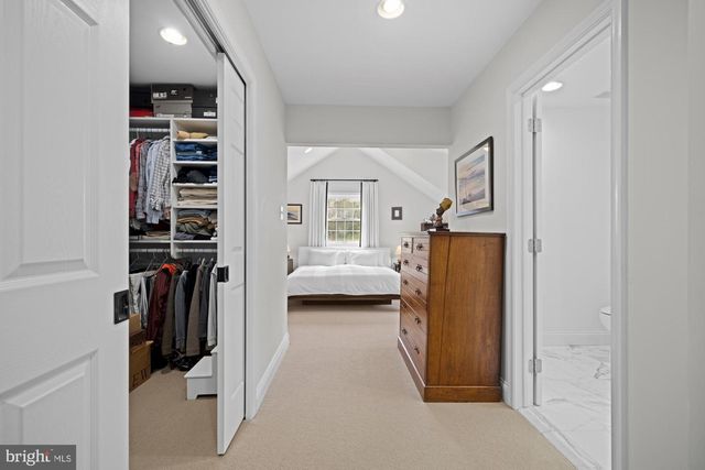 3 WESTERN PINE ST, Pennington, NJ 08534