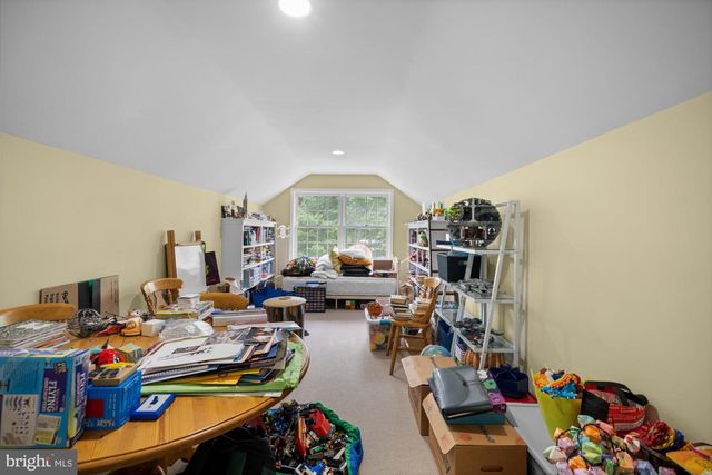 3 WESTERN PINE ST, Pennington, NJ 08534