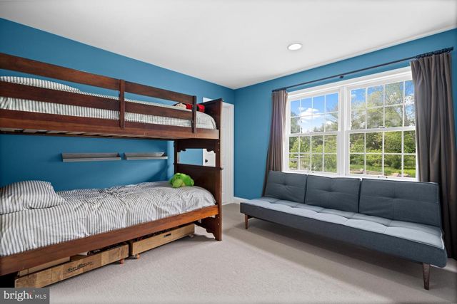 3 WESTERN PINE ST, Pennington, NJ 08534