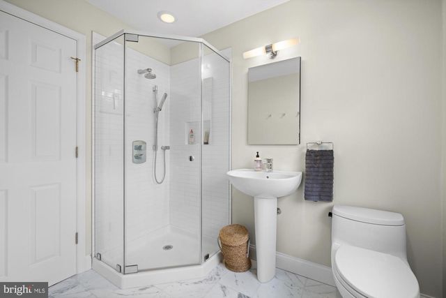 3 WESTERN PINE ST, Pennington, NJ 08534