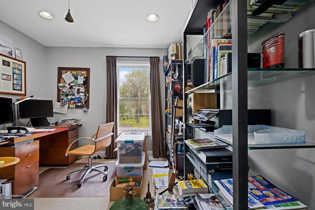 3 WESTERN PINE ST, Pennington, NJ 08534